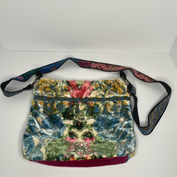 Just Be Blue and Green Crossbody Carpet Bohemian Bag with Geometric Pattern - Picture 3 of 16